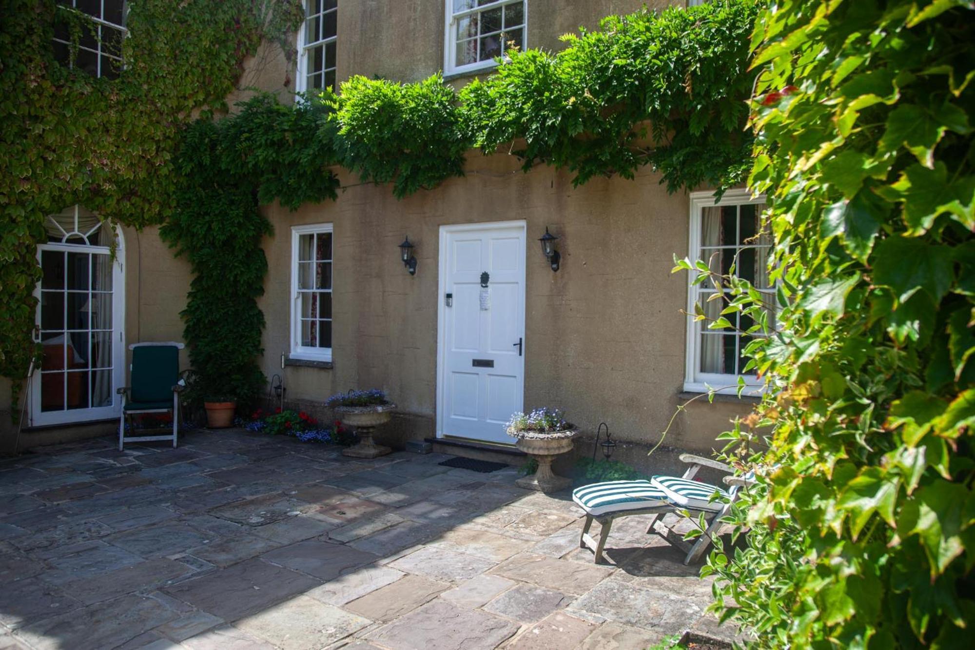 Clemenstone House B&B Cowbridge Exteriör bild